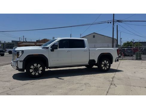 New 2026 GMC Sierra 2500 Denali w/ Denali Reserve Package AWD/4WD image 7