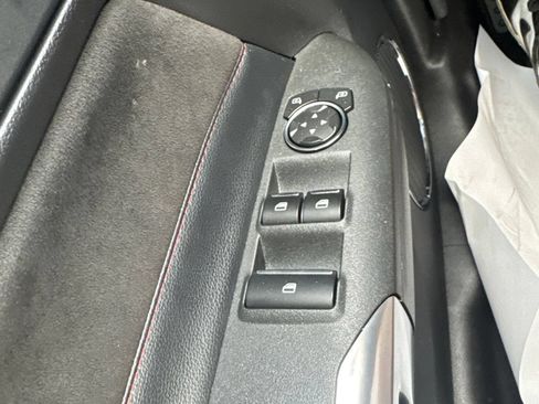 Used 2017 Ford Mustang GT Premium w/ Equipment Group 401A RWD image 20