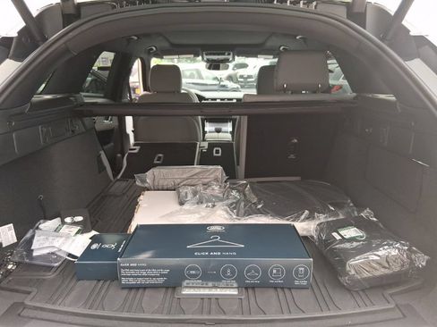 Used 2026 Land Rover Range Rover Velar Dynamic SE AWD/4WD image 53