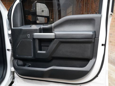 Used 2019 Ford F350 Platinum w/ Platinum Ultimate Package image 45