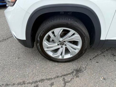 Used 2021 Volkswagen Atlas SE w/ Panoramic Sunroof Package FWD image 8