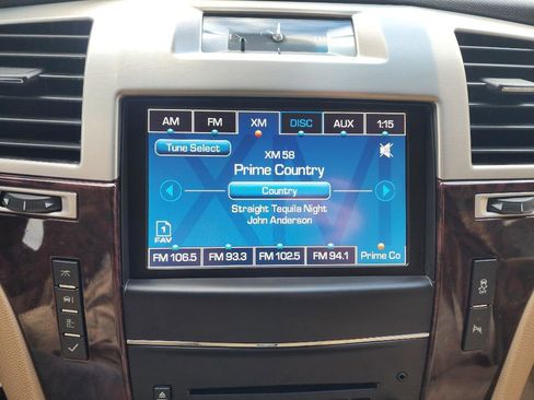 Used 2012 Cadillac Escalade Premium image 19