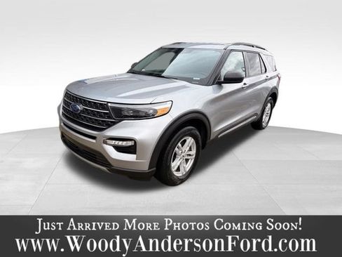Used 2024 Ford Explorer XLT w/ Equipment Group 202A AWD/4WD image 1