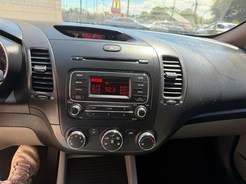 Used 2016 Kia Forte LX FWD image 17