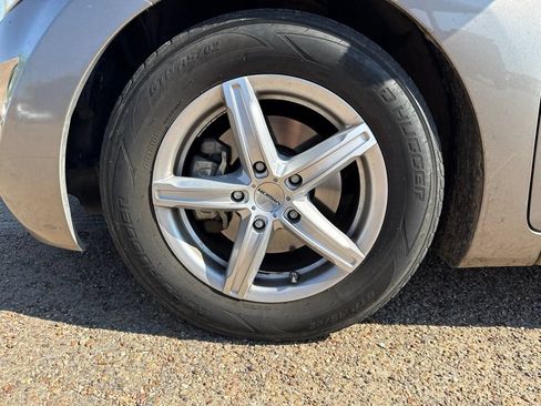 Used 2015 Hyundai Elantra SE FWD image 6
