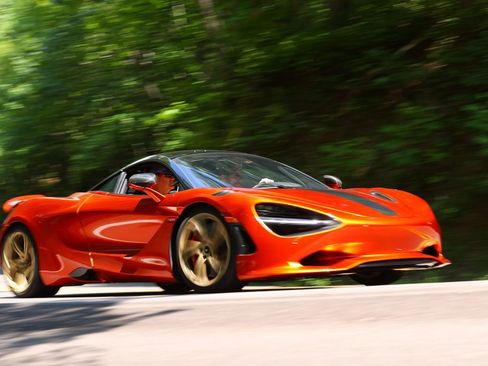 Used 2024 McLaren 750S image 1