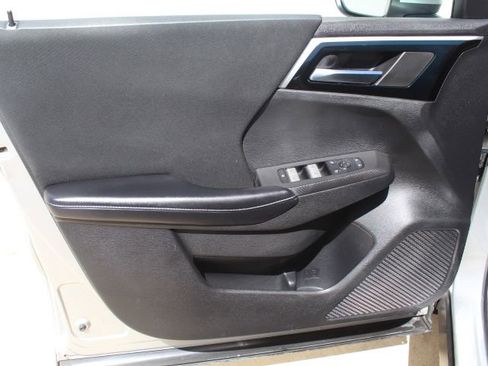 Used 2022 Mitsubishi Outlander ES image 12