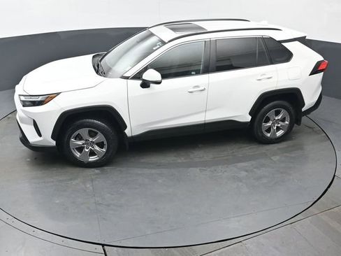 Certified 2022 Toyota RAV4 XLE w/ Convenience Package image 40
