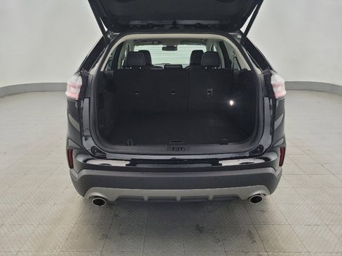 Used 2024 Ford Edge Titanium image 29