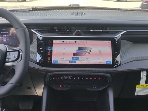 New 2026 Jeep Cherokee Overland image 19