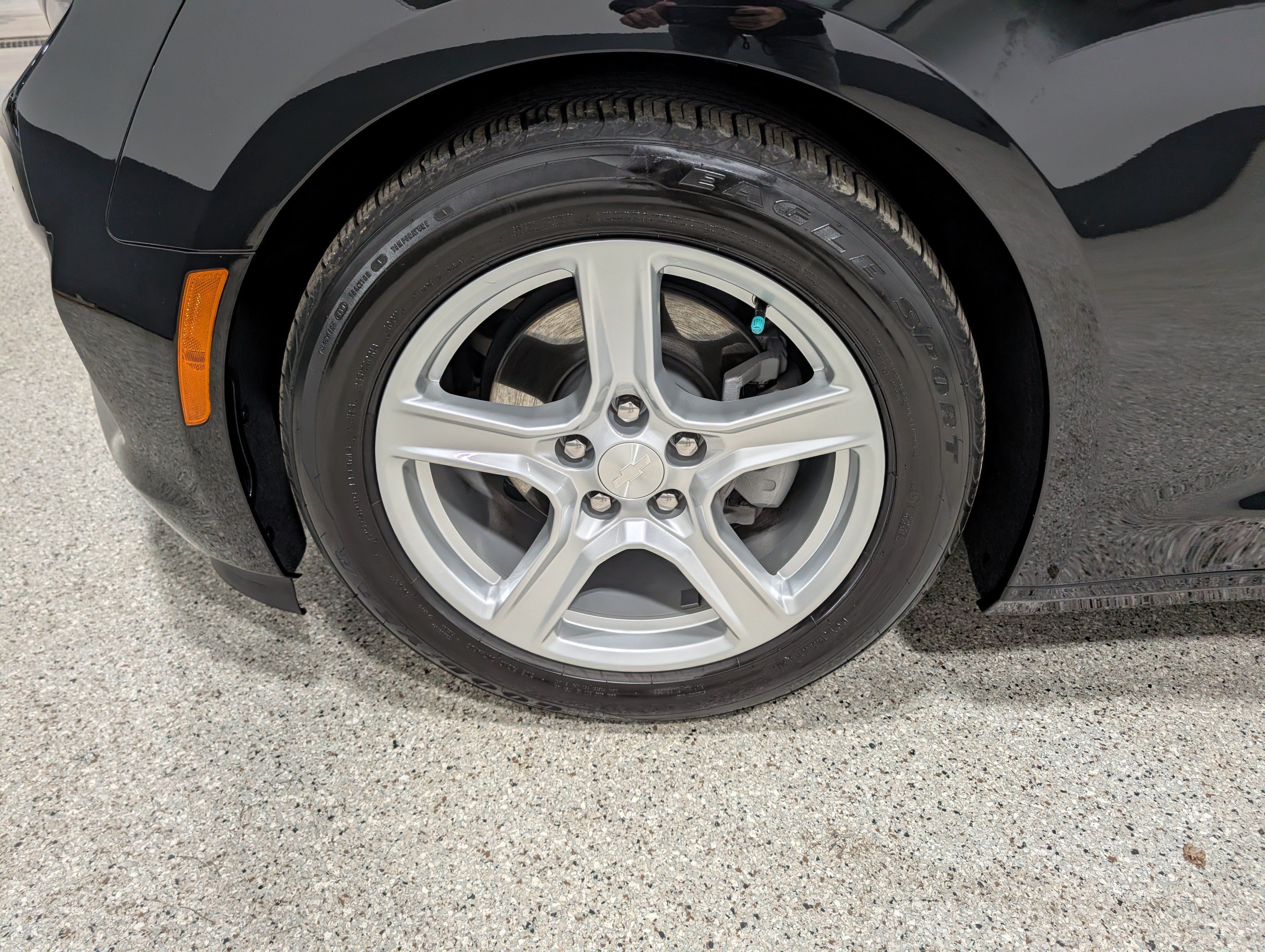Used 2024 Chevrolet Camaro LT RWD image 9