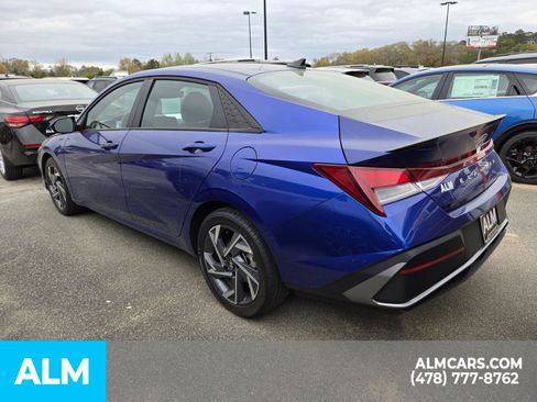 Used 2025 Hyundai Elantra Sport image 19
