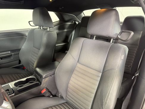 Used 2013 Dodge Challenger SXT RWD image 13