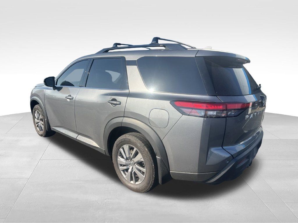 Used 2025 Nissan Pathfinder SV w/ SV Premium Package FWD image 6