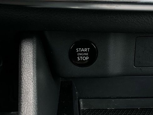 Used 2025 Nissan Rogue SV image 26