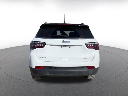 Used 2025 Jeep Compass Limited image 12
