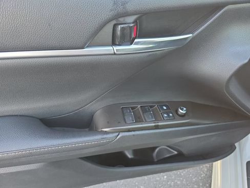 Used 2022 Toyota Camry XSE FWD image 14
