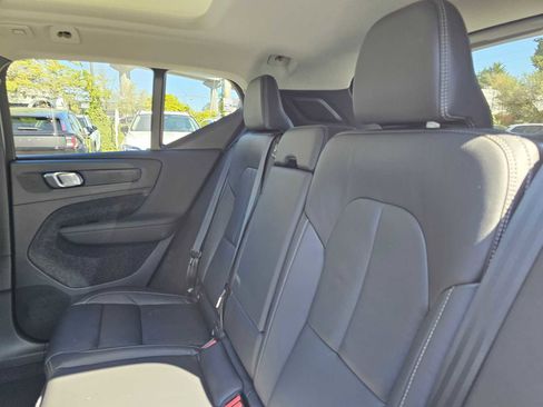 New 2026 Volvo XC40 B5 Core w/ Climate Package AWD/4WD image 17