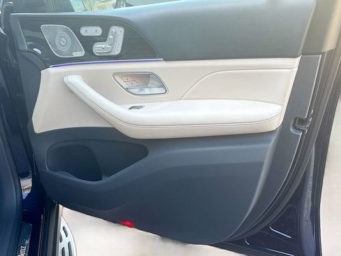 Used 2020 Mercedes-Benz GLS 450 4MATIC image 25