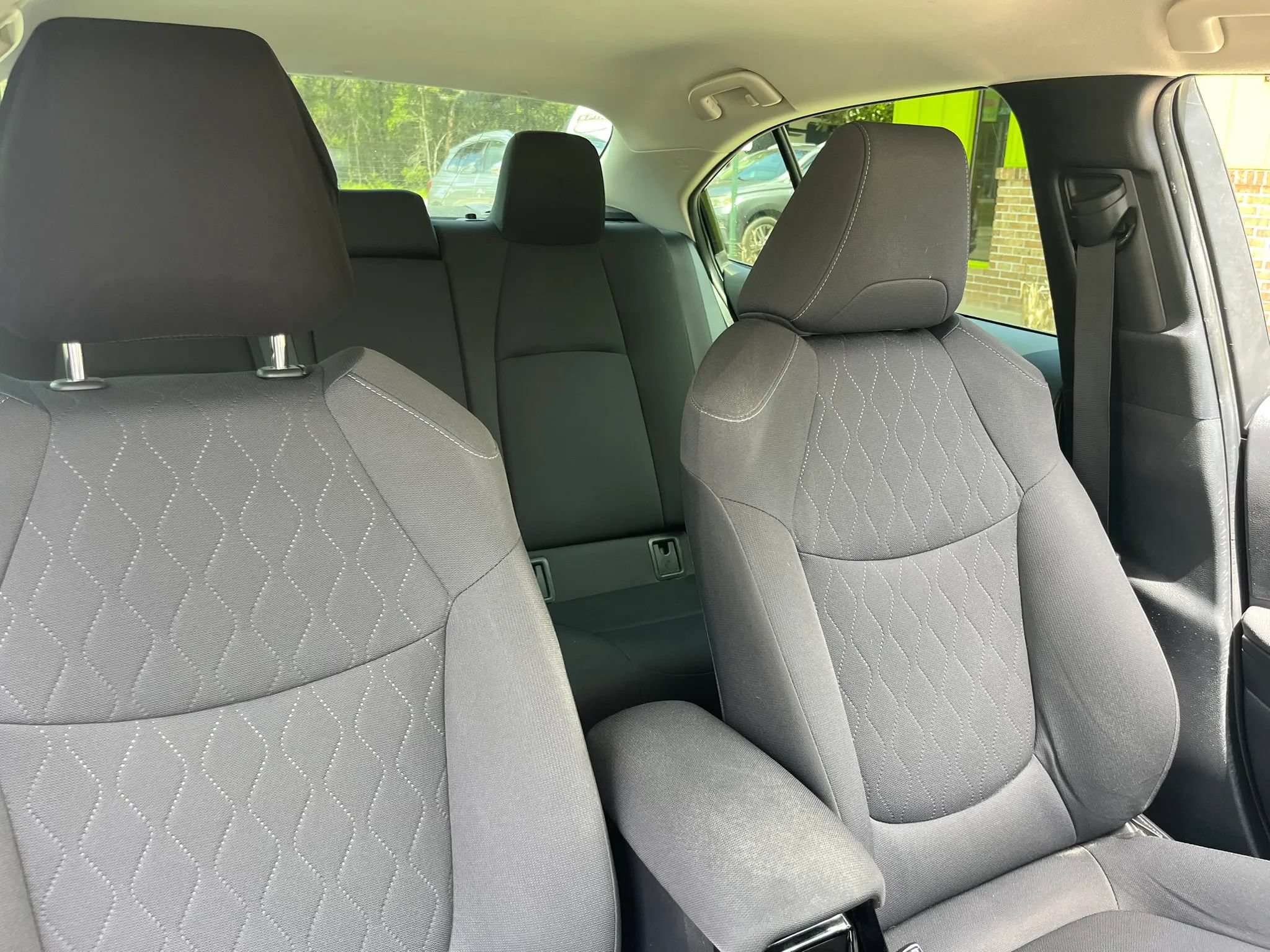 Used 2021 Toyota Corolla LE FWD image 29