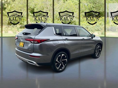 Used 2024 Mitsubishi Outlander SE AWD/4WD image 5