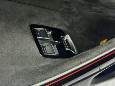 Used 2023 McLaren Artura RWD image 18