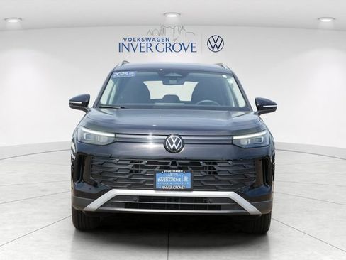 Certified 2025 Volkswagen Tiguan S AWD/4WD image 2