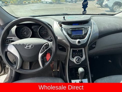 Used 2012 Hyundai Elantra GLS FWD image 13