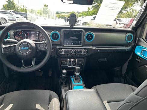 Used 2023 Jeep Wrangler Unlimited Sport AWD/4WD image 30