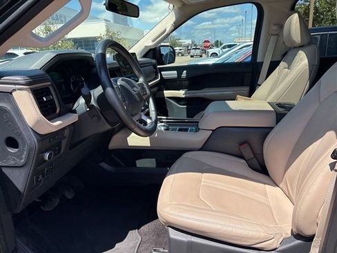 Used 2022 Ford Expedition Limited RWD image 5