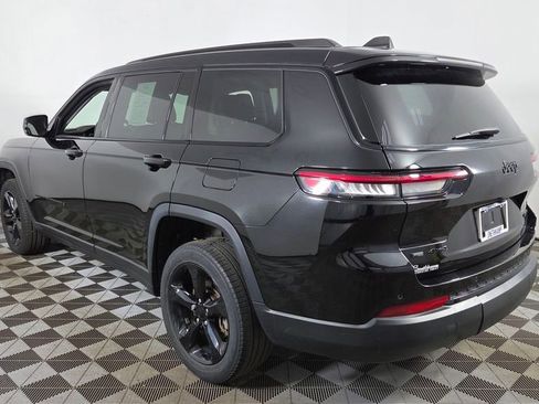 Used 2023 Jeep Grand Cherokee L Limited w/ Black Appearance Package AWD/4WD image 7