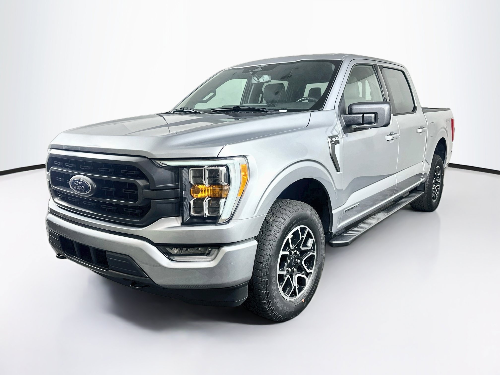 Used 2023 Ford F150 XLT w/ Equipment Group 302A High AWD/4WD image 3