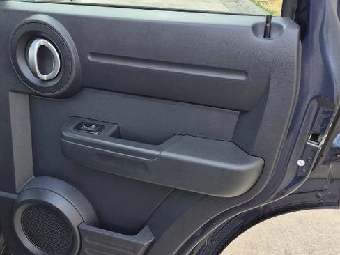 Used 2008 Dodge Nitro SXT RWD image 30