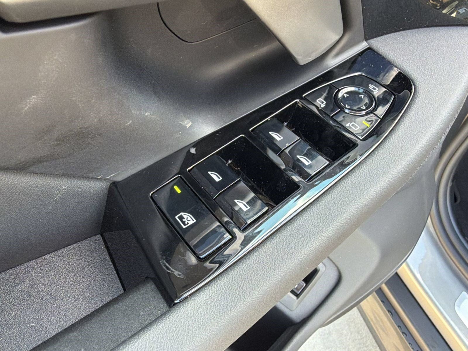 New 2027 BMW i5 eDrive40 w/ Premium Package RWD image 24