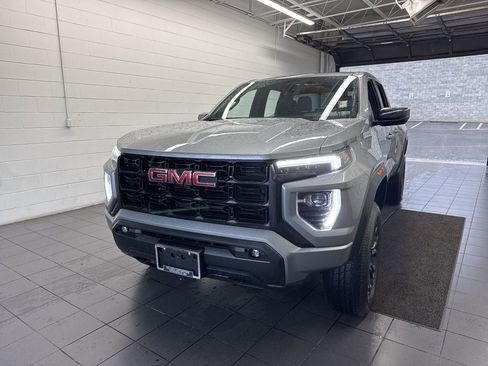 Used 2023 GMC Canyon Elevation w/ Convenience Package AWD/4WD image 3