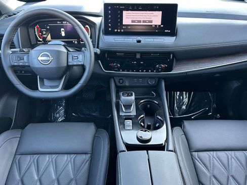 New 2026 Nissan Rogue Platinum w/ Tech Package AWD/4WD image 16