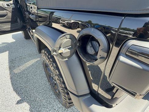 Used 2022 Jeep Wrangler Unlimited Sport AWD/4WD image 24