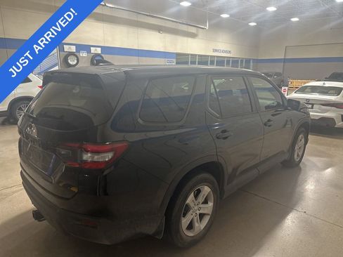 Certified 2023 Honda Pilot LX image 3