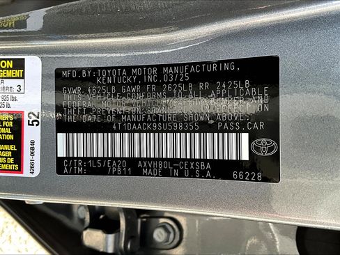 Used 2025 Toyota Camry SE image 29