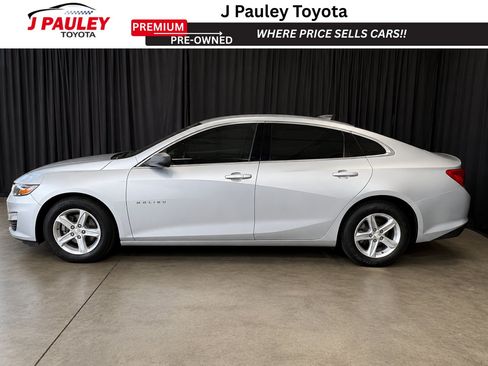 Used 2020 Chevrolet Malibu LS FWD image 2