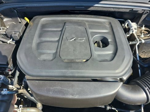 Used 2022 Jeep Grand Cherokee Limited image 9