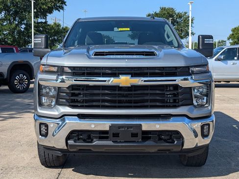 Used 2025 Chevrolet Silverado 3500 LT w/ Safety Package AWD/4WD image 6