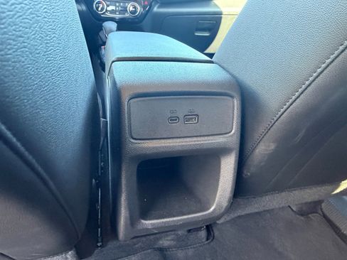 Certified 2025 Chevrolet Trax LT w/ LT Convenience Package image 19