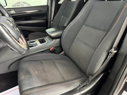 Used 2016 Jeep Grand Cherokee Laredo 75th Anniversary AWD/4WD image 35