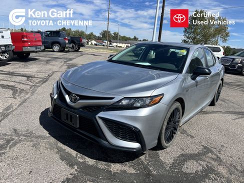 Used 2024 Toyota Camry SE w/ Convenience Package FWD image 1