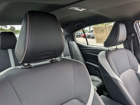 Used 2025 Toyota Camry SE FWD image 3