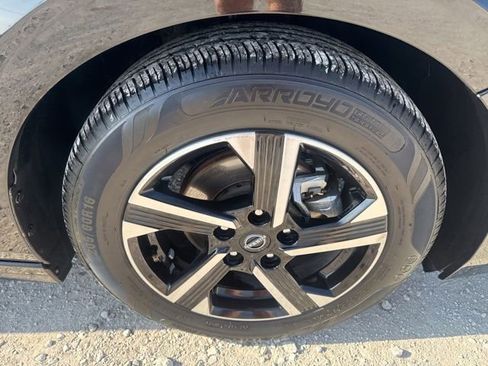 Used 2024 Nissan Sentra SV image 9