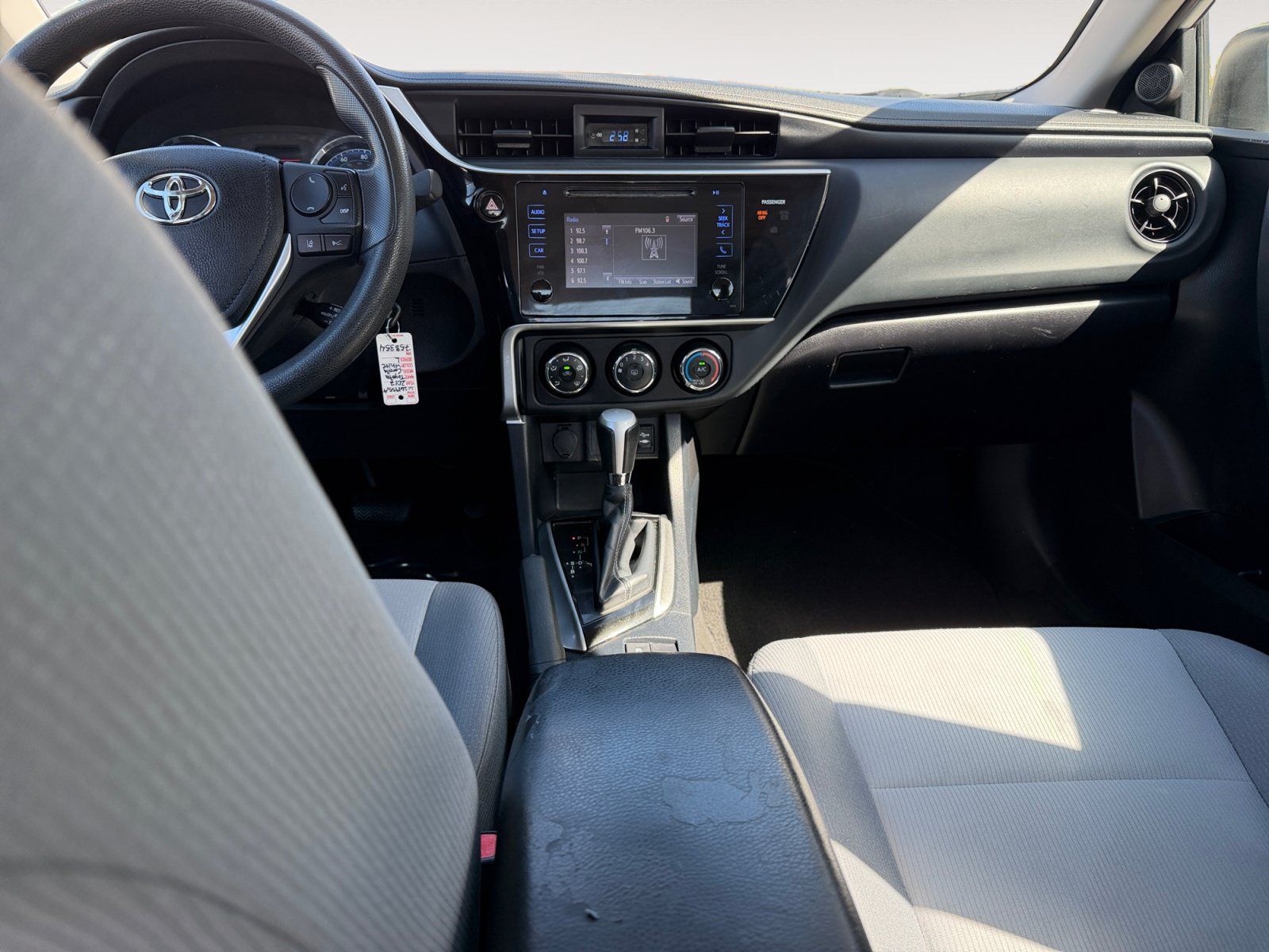 Used 2017 Toyota Corolla L w/ Carpet Mat Package (TMS) FWD image 11