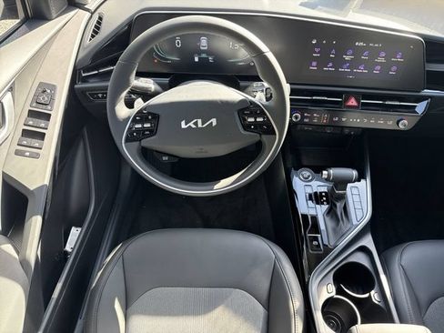 New 2026 Kia Niro EX FWD image 6