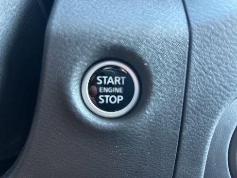 Used 2024 Nissan Frontier SL image 35